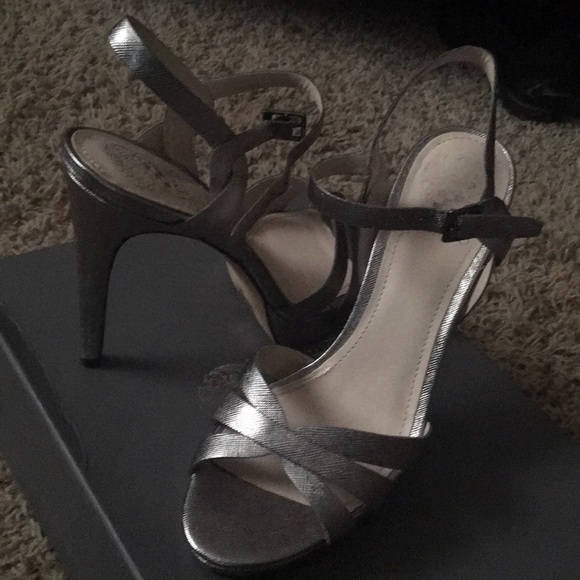 Heels 👠 - Picture 4 of 5